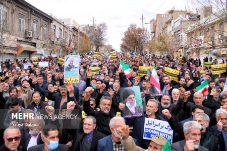 راهپیمایی مردم کرمانشاه در محکومیت حمله تروریستی کرمان