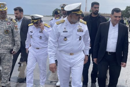 فرمانده نیروی دریایی ارتش از جزیره خارگ بازدید کرد