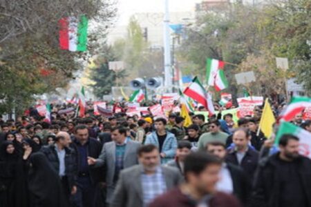 آغاز مراسم راهپیمایی ۱۳ آبان همزمان با سراسر کشور در اردیبل