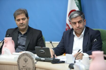 همه باید در مصرف انرژی و آب صرفه‌جویی کنیم